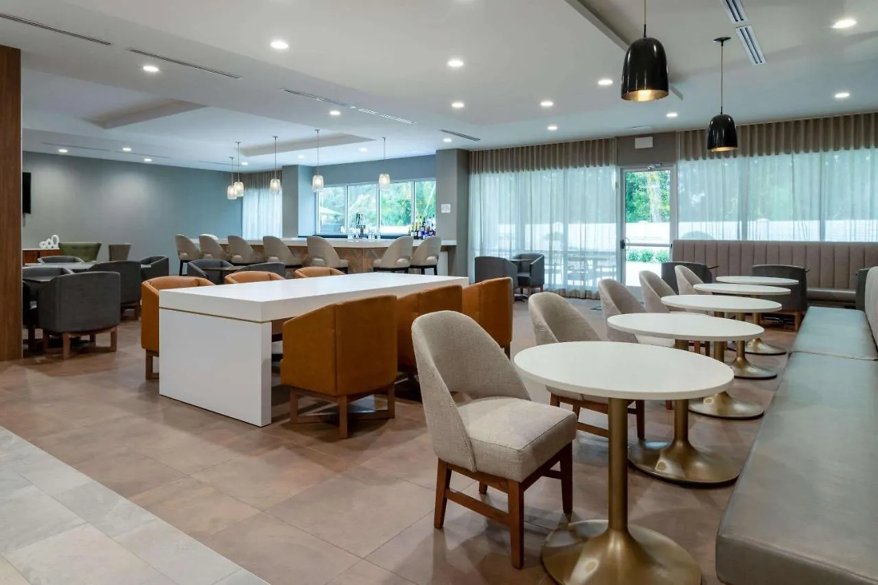 Wyndham Garden Orlando Airport - Free Airport Shuttle Hotel 3*,