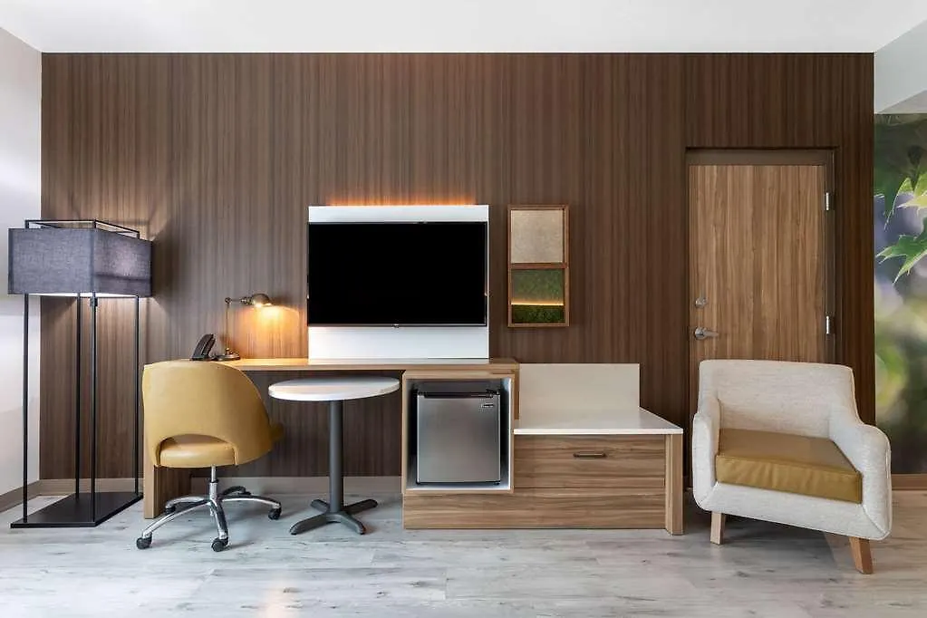 Wyndham Garden Orlando Airport - Free Airport Shuttle Hotel