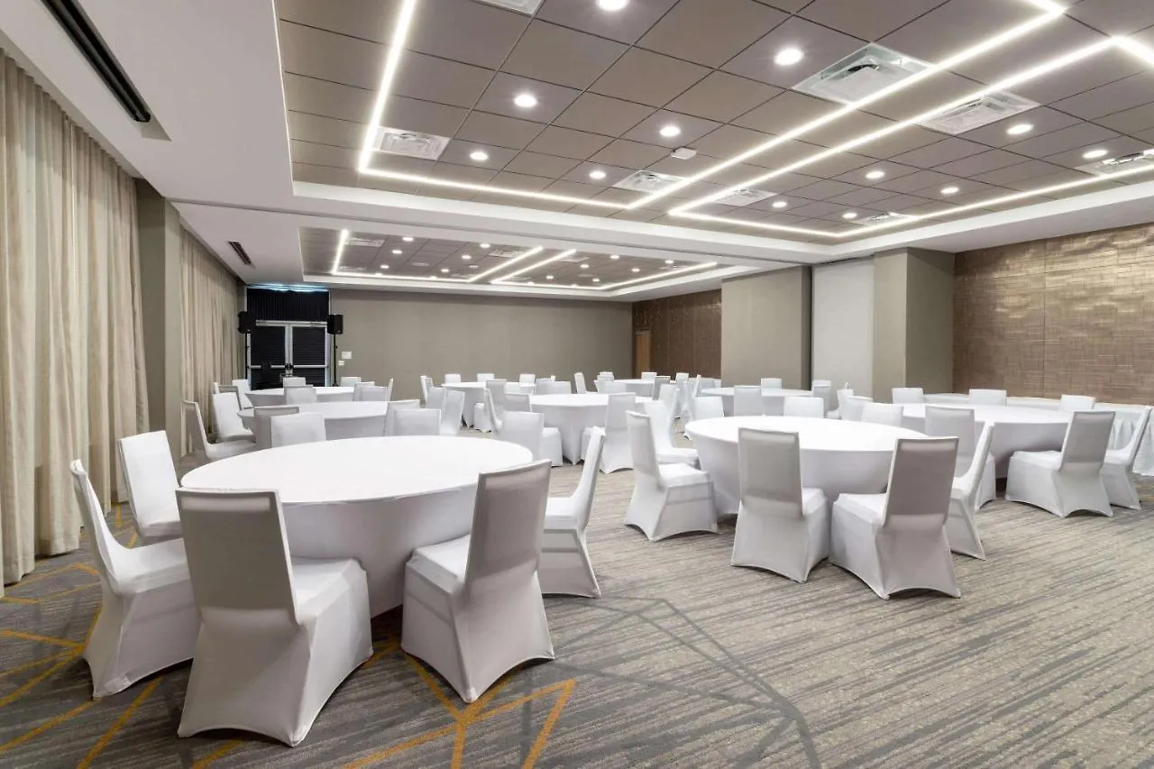 Wyndham Garden Orlando Airport - Free Airport Shuttle Hotel 3*,  United States