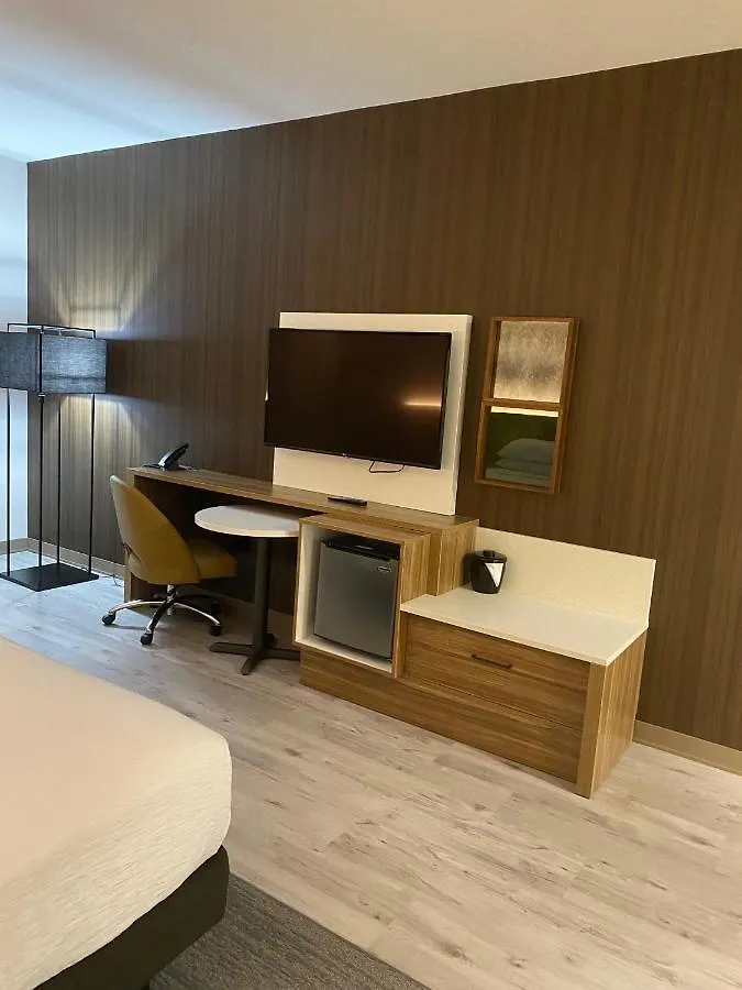 Wyndham Garden Orlando Airport - Free Airport Shuttle Hotel