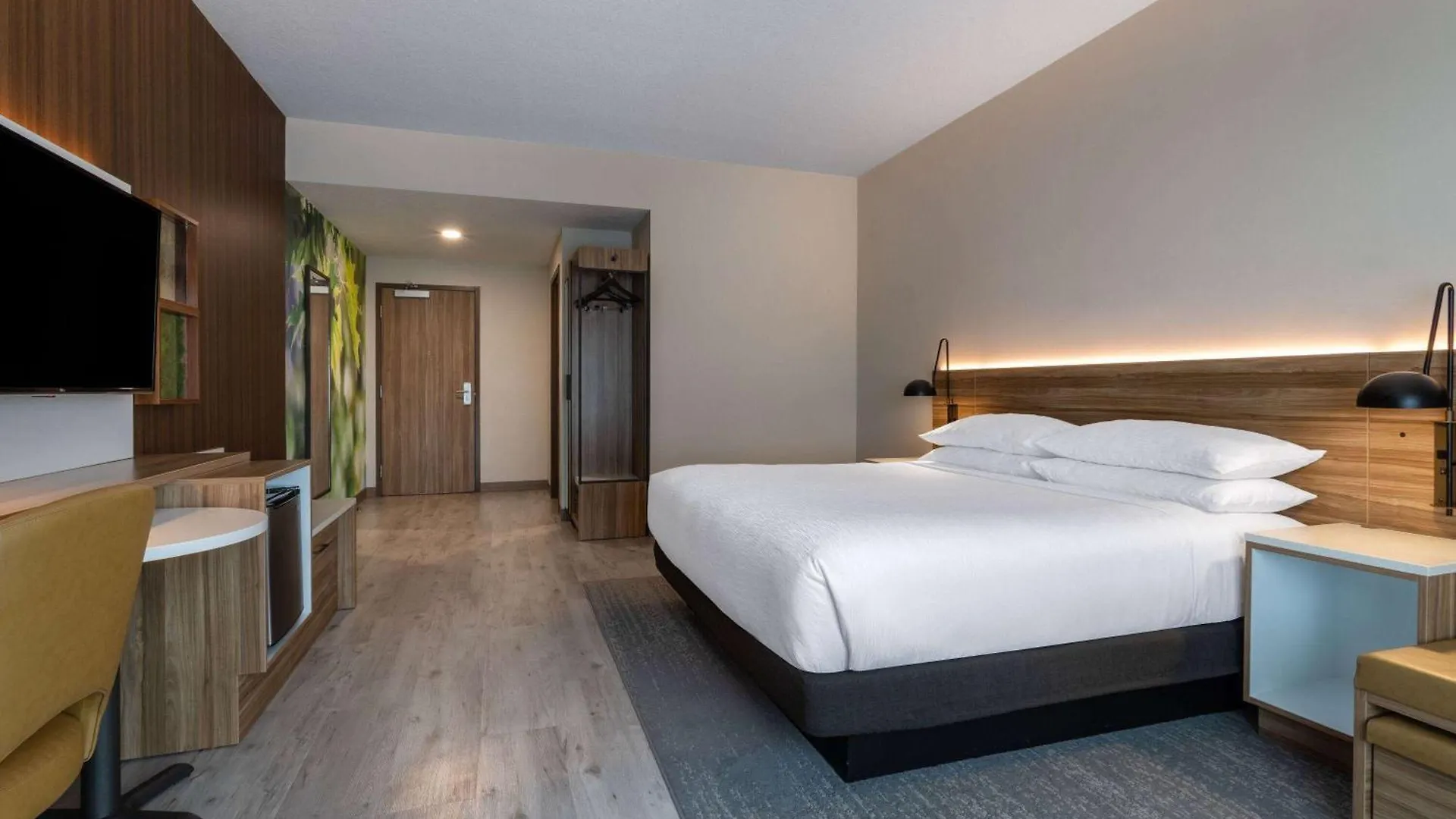 Wyndham Garden Orlando Airport - Free Airport Shuttle Hotel