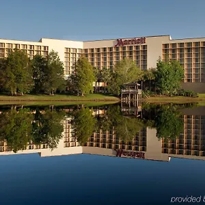 Marriott Airport Lakeside מלון