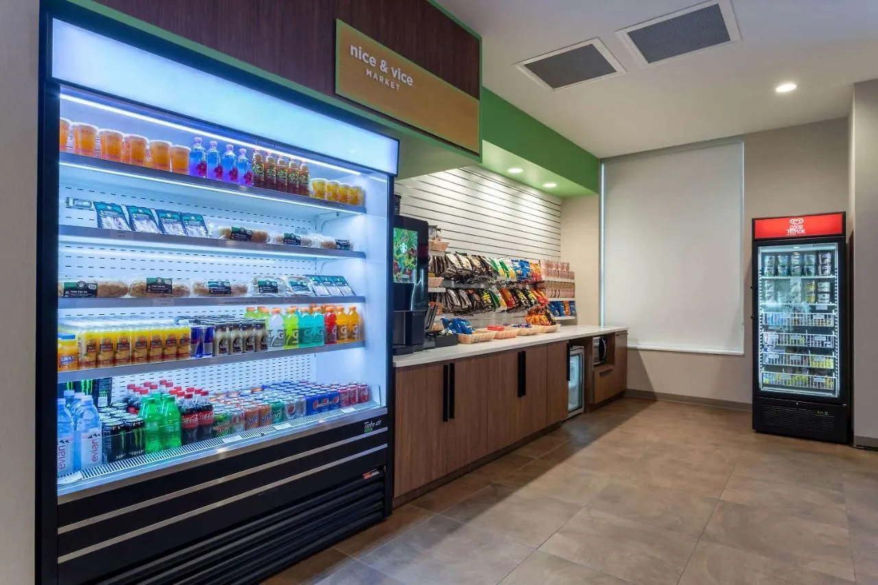 Wyndham Garden Orlando Airport - Free Airport Shuttle Hotel