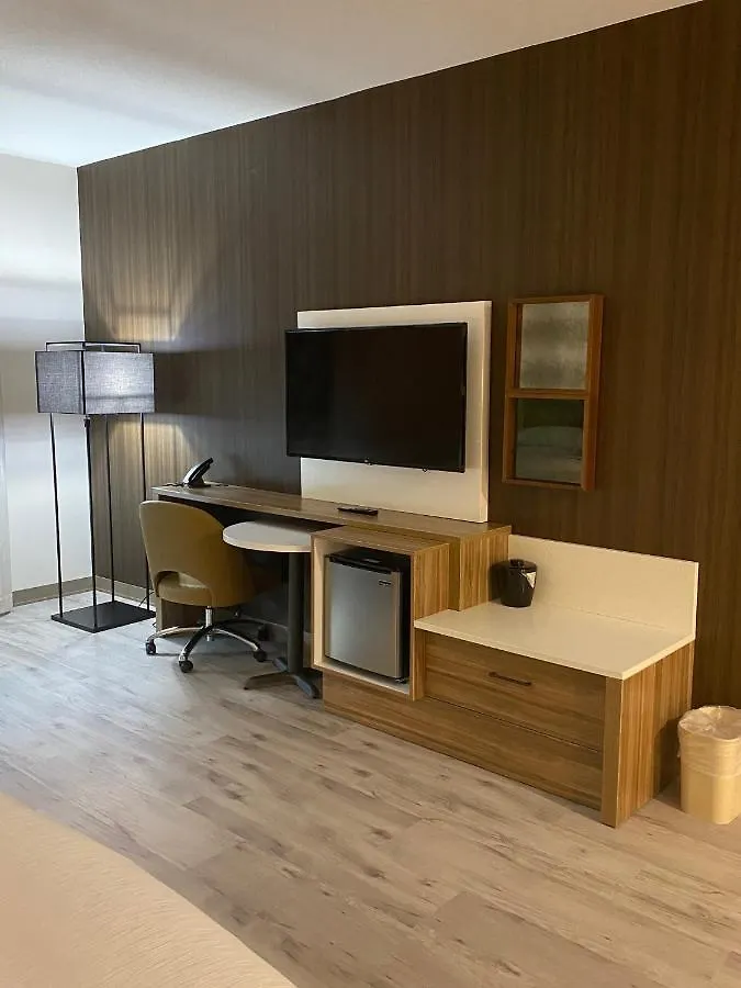 Wyndham Garden Orlando Airport - Free Airport Shuttle Hotel
